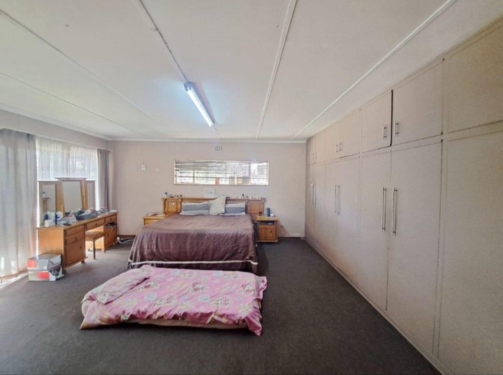 4 Bedroom Property for Sale in Roosheuwel North West